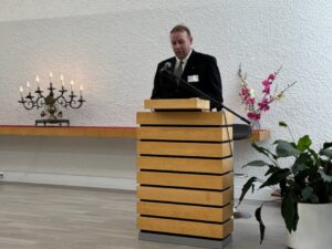 Seurakunnan tervehdys: Tuomas Koivuniemi